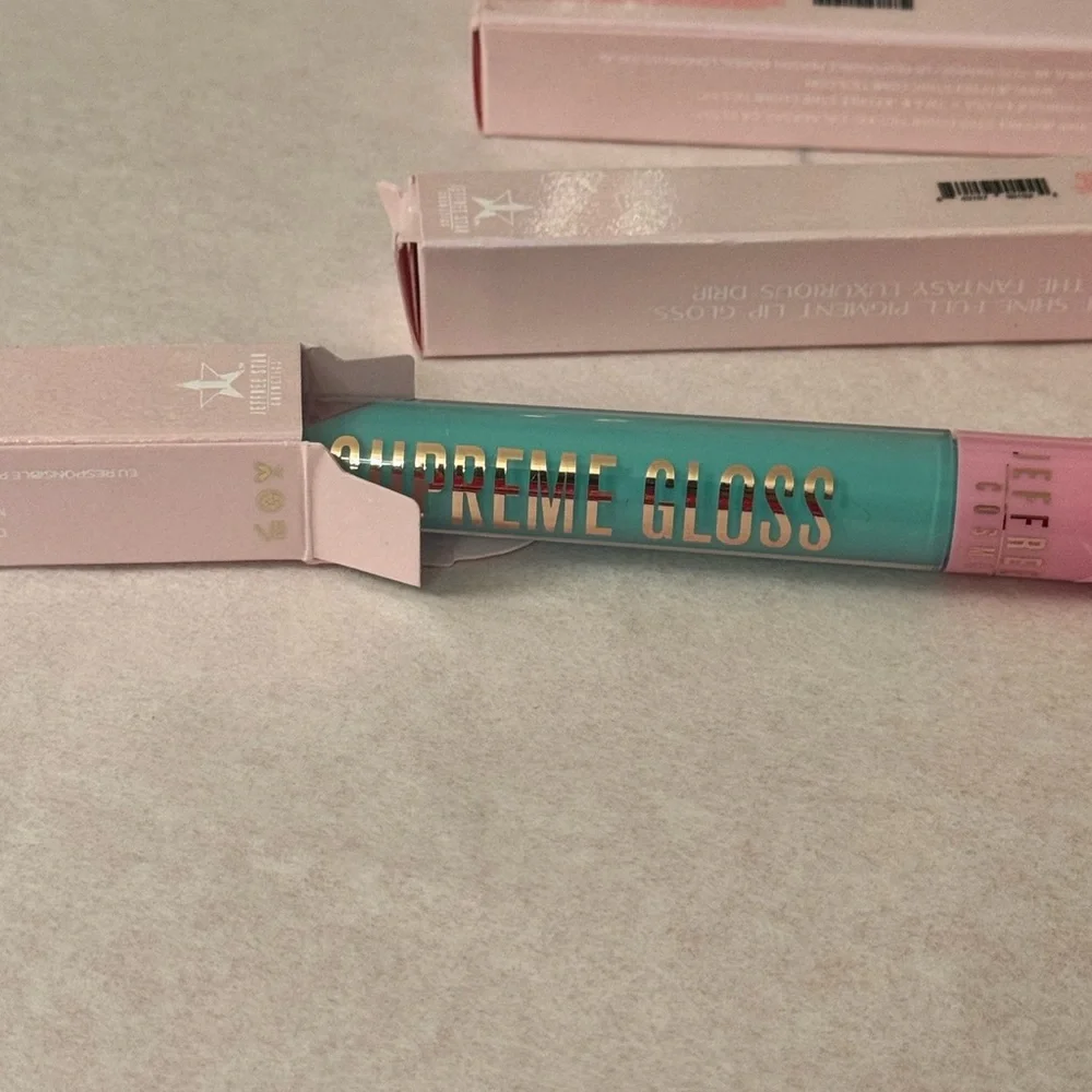 Jeffree Star Lipgloss with Charm Glam‎ Eyeshadow Palette